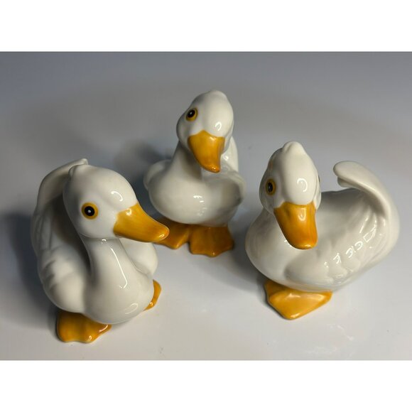 VTG HOMCO #1414 Ceramic Ducklings Set of 3 - White Duck Figurines 2.75” Tall - Picture 2 of 9